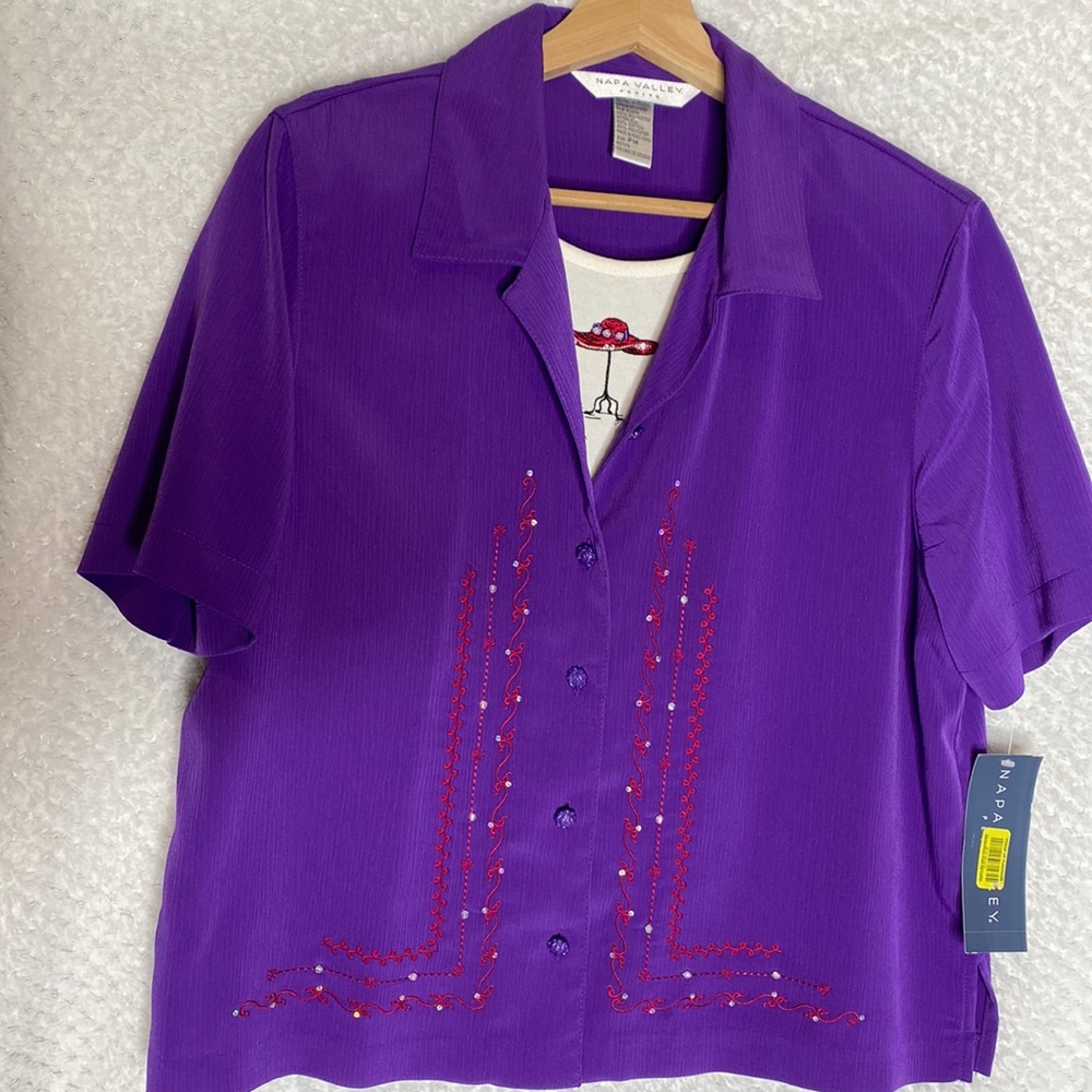 Napa Valley red hot divas hat layered look blouse
